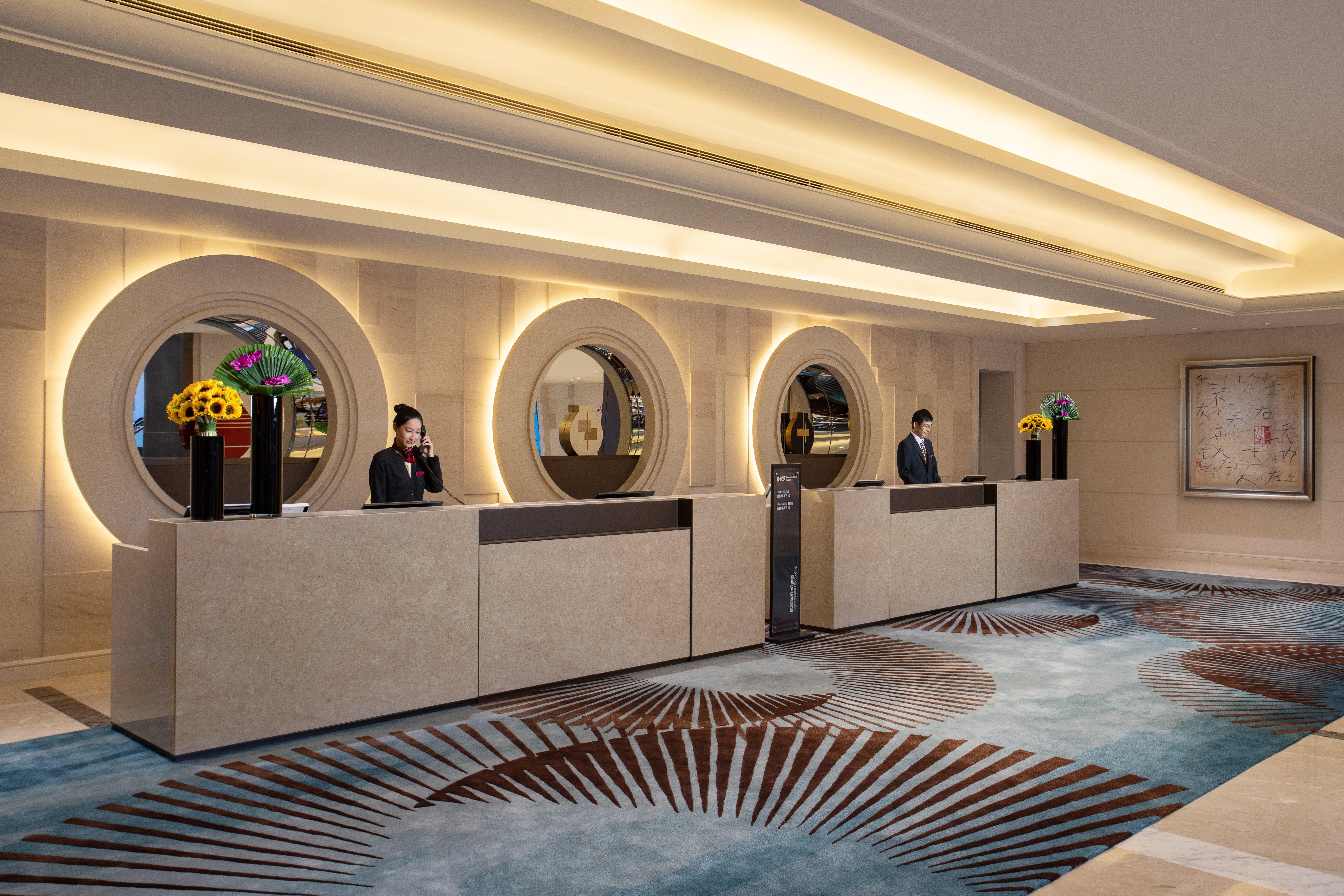上海复旦皇冠假日酒店